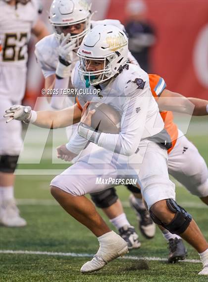 Thumbnail 3 in Lone Peak vs. Skyridge (UHSAA 6A Semi Final) photogallery.