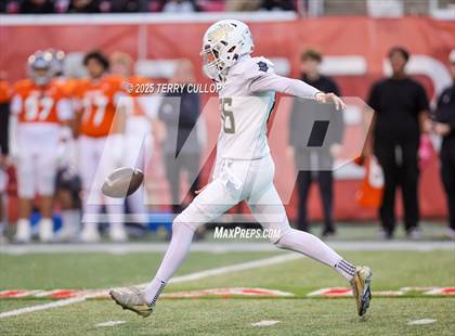 Thumbnail 3 in Lone Peak vs. Skyridge (UHSAA 6A Semi Final) photogallery.