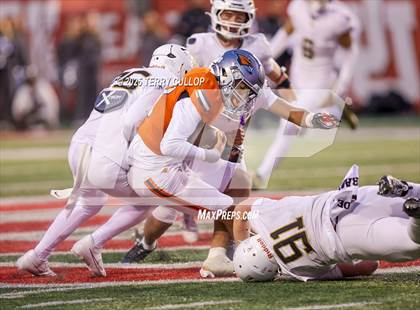 Thumbnail 3 in Lone Peak vs. Skyridge (UHSAA 6A Semi Final) photogallery.