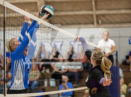 Thumbnail 1 in Lassen @ Orland photogallery.