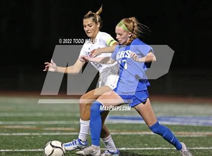 Thumbnail 1 in Danbury vs Glastonbury (CIAC Class LL Second Round) photogallery.