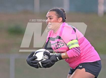 Thumbnail 3 in Danbury vs Glastonbury (CIAC Class LL Second Round) photogallery.