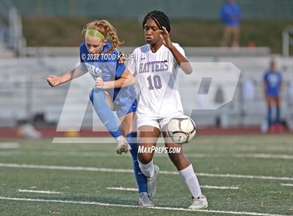 Thumbnail 3 in Danbury vs Glastonbury (CIAC Class LL Second Round) photogallery.