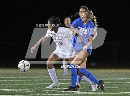 Thumbnail 1 in Danbury vs Glastonbury (CIAC Class LL Second Round) photogallery.