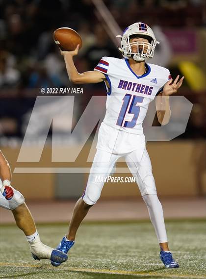 Thumbnail 2 in Christian Brothers vs. Jesuit (Holy Bowl) photogallery.