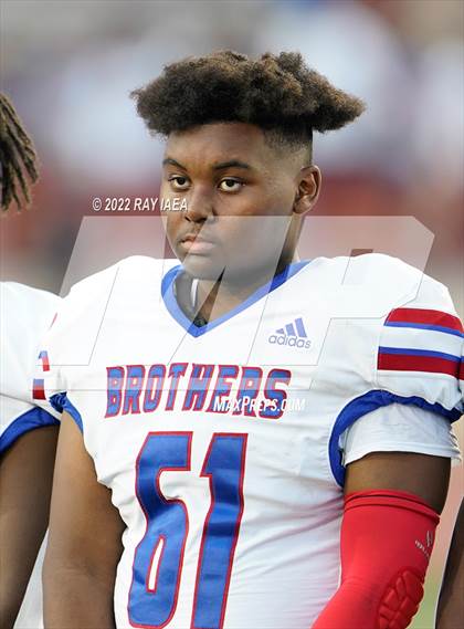 Thumbnail 3 in Christian Brothers vs. Jesuit (Holy Bowl) photogallery.
