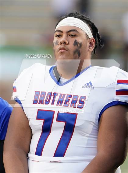 Thumbnail 2 in Christian Brothers vs. Jesuit (Holy Bowl) photogallery.