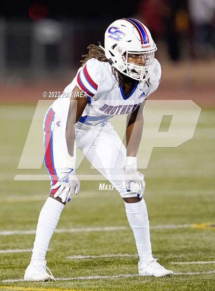 Thumbnail 1 in Christian Brothers vs. Jesuit (Holy Bowl) photogallery.