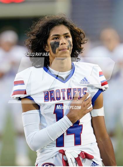 Thumbnail 2 in Christian Brothers vs. Jesuit (Holy Bowl) photogallery.