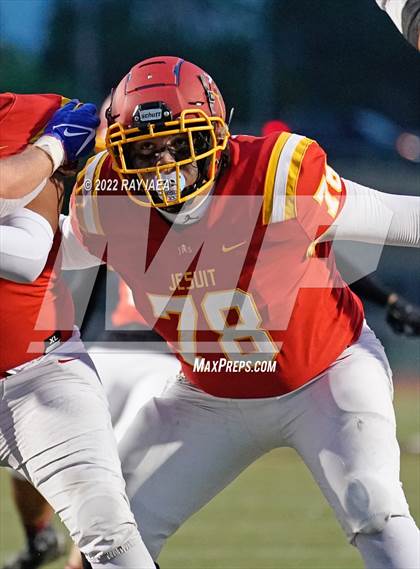 Thumbnail 2 in Christian Brothers vs. Jesuit (Holy Bowl) photogallery.