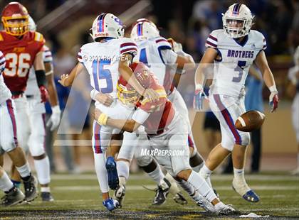 Thumbnail 1 in Christian Brothers vs. Jesuit (Holy Bowl) photogallery.