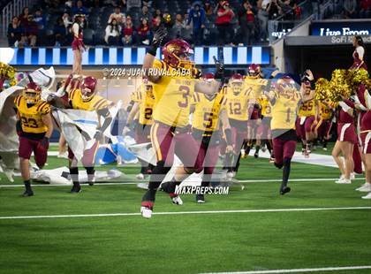 Thumbnail 2 in Roosevelt vs Garfield East (L.A. Classic) photogallery.