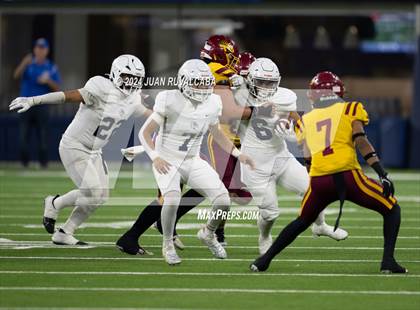Thumbnail 3 in Roosevelt vs Garfield East (L.A. Classic) photogallery.