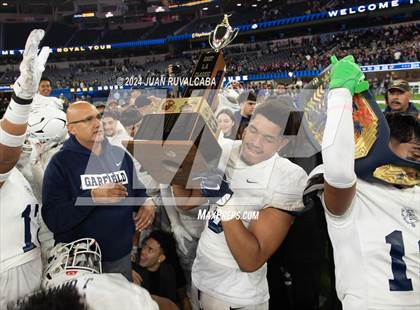 Thumbnail 3 in Roosevelt vs Garfield East (L.A. Classic) photogallery.