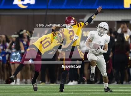 Thumbnail 3 in Roosevelt vs Garfield East (L.A. Classic) photogallery.
