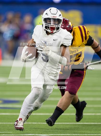 Thumbnail 2 in Roosevelt vs Garfield East (L.A. Classic) photogallery.