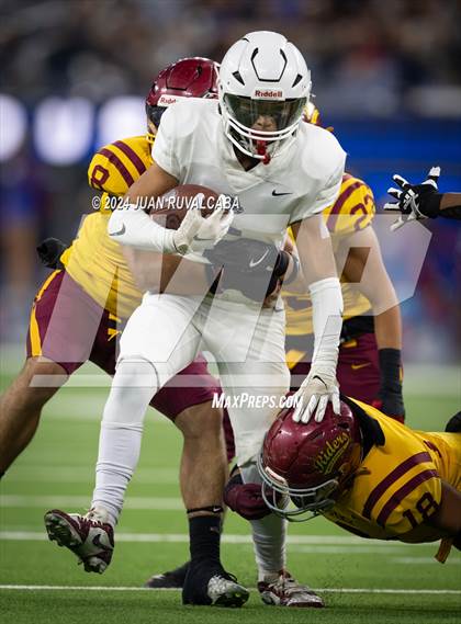 Thumbnail 2 in Roosevelt vs Garfield East (L.A. Classic) photogallery.