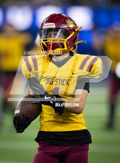 Thumbnail 3 in Roosevelt vs Garfield East (L.A. Classic) photogallery.