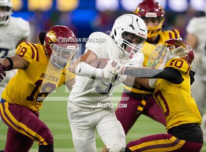 Thumbnail 2 in Roosevelt vs Garfield East (L.A. Classic) photogallery.