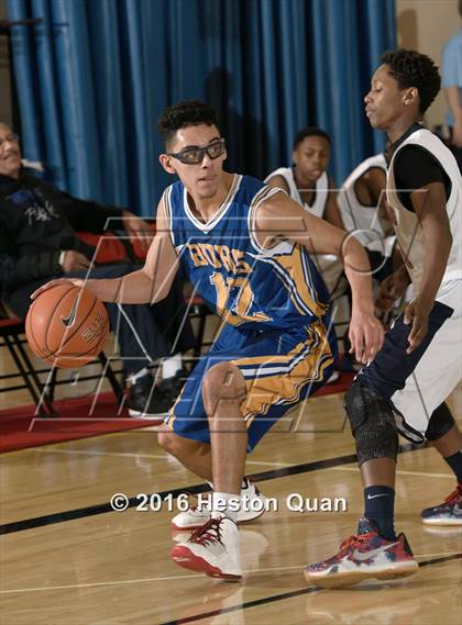 Thumbnail 2 in Brawley vs. Pacific Hills (MaxPreps Holiday Classic) photogallery.