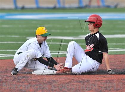 Thumbnail 2 in Rosehill Christian vs Temple Christian (Texas Private School Classic) photogallery.