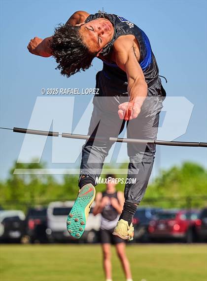 Thumbnail 1 in Lake Houston Conquerors Invitational (High Jump) photogallery.