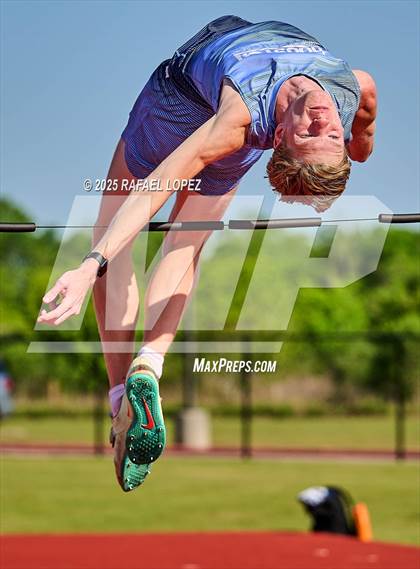 Thumbnail 2 in Lake Houston Conquerors Invitational (High Jump) photogallery.