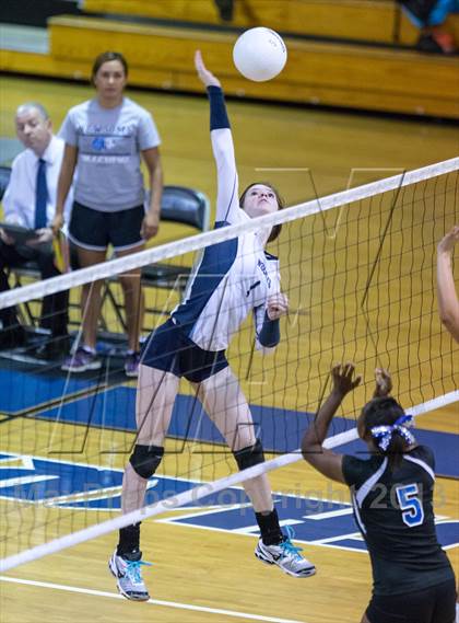 Thumbnail 3 in Newsome @ Riverview photogallery.