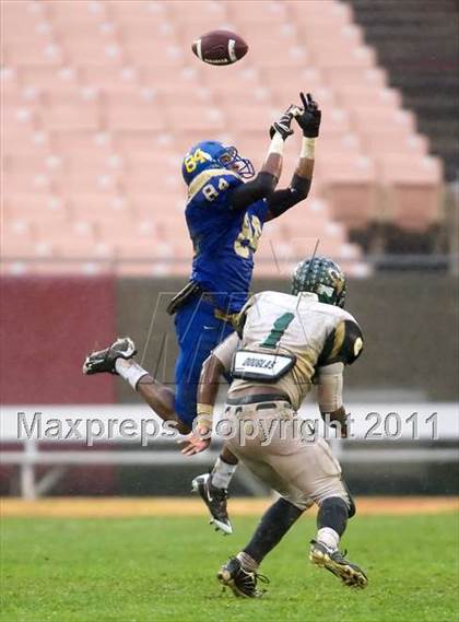 Thumbnail 2 in Narbonne vs. Crenshaw (CIF LA City Section D1 Final) photogallery.