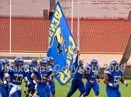 Thumbnail 1 in Narbonne vs. Crenshaw (CIF LA City Section D1 Final) photogallery.