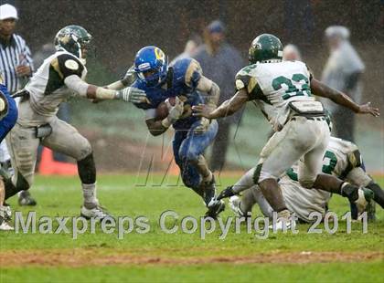 Thumbnail 1 in Narbonne vs. Crenshaw (CIF LA City Section D1 Final) photogallery.