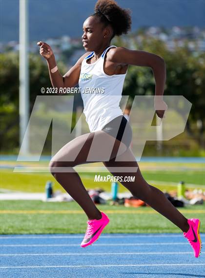Thumbnail 3 in Kalani Invitational photogallery.