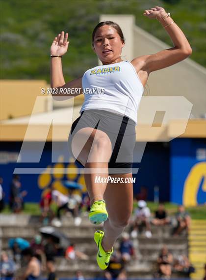 Thumbnail 3 in Kalani Invitational photogallery.