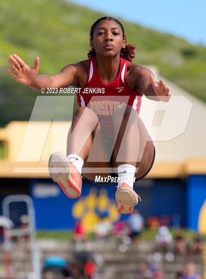 Thumbnail 2 in Kalani Invitational photogallery.