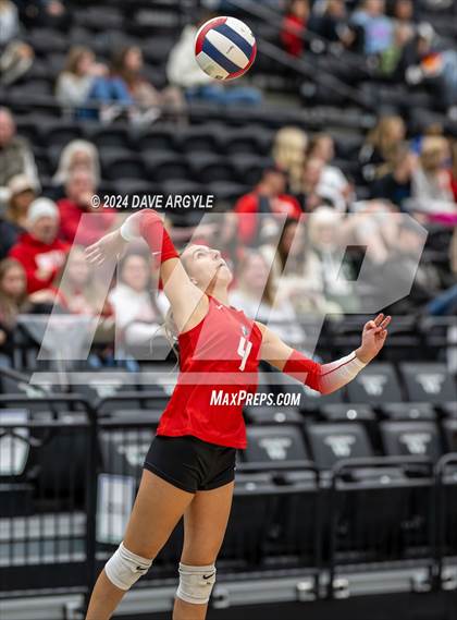 Thumbnail 3 in Mountain Ridge vs. Herriman (UHSAA 6A Second Round) photogallery.