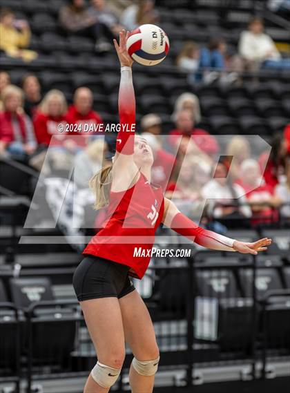 Thumbnail 2 in Mountain Ridge vs. Herriman (UHSAA 6A Second Round) photogallery.
