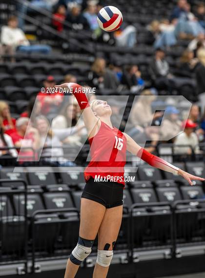 Thumbnail 3 in Mountain Ridge vs. Herriman (UHSAA 6A Second Round) photogallery.