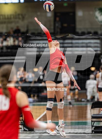 Thumbnail 3 in Mountain Ridge vs. Herriman (UHSAA 6A Second Round) photogallery.