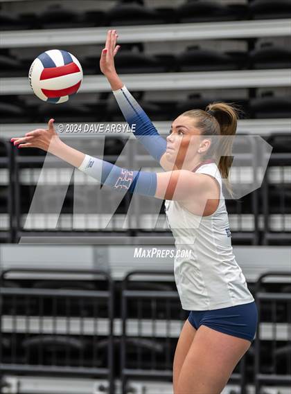 Thumbnail 2 in Mountain Ridge vs. Herriman (UHSAA 6A Second Round) photogallery.