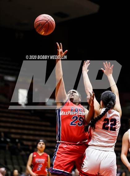 Thumbnail 3 in Strathmore vs. East Bakersfield (CIF D5 Central Section Championship) photogallery.