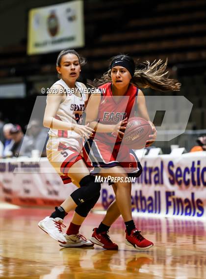 Thumbnail 3 in Strathmore vs. East Bakersfield (CIF D5 Central Section Championship) photogallery.