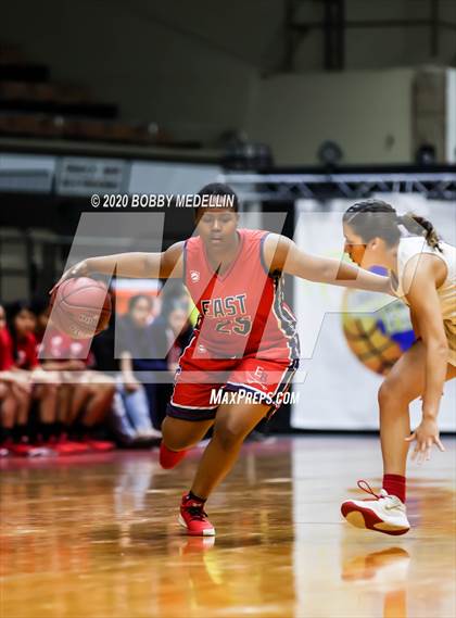 Thumbnail 1 in Strathmore vs. East Bakersfield (CIF D5 Central Section Championship) photogallery.