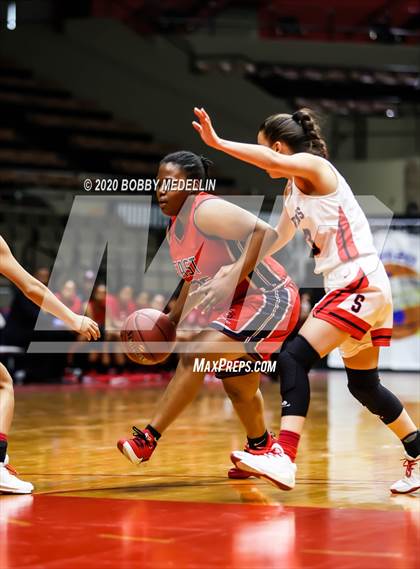 Thumbnail 3 in Strathmore vs. East Bakersfield (CIF D5 Central Section Championship) photogallery.