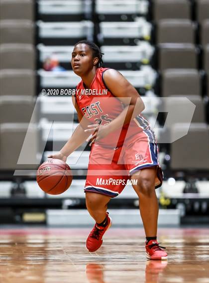 Thumbnail 2 in Strathmore vs. East Bakersfield (CIF D5 Central Section Championship) photogallery.