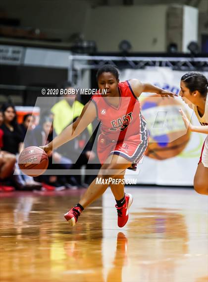 Thumbnail 3 in Strathmore vs. East Bakersfield (CIF D5 Central Section Championship) photogallery.