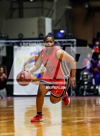Thumbnail 2 in Strathmore vs. East Bakersfield (CIF D5 Central Section Championship) photogallery.