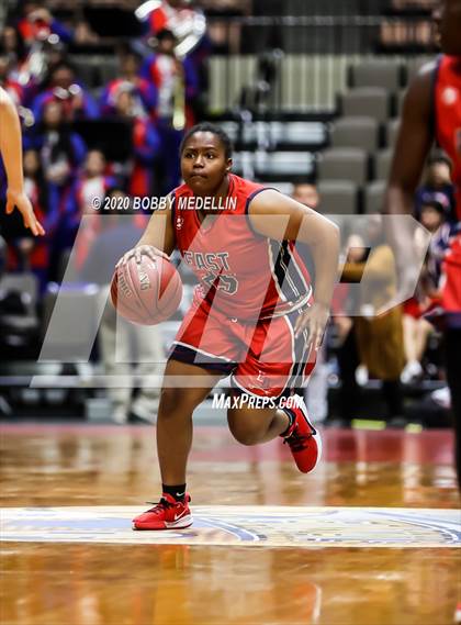 Thumbnail 2 in Strathmore vs. East Bakersfield (CIF D5 Central Section Championship) photogallery.