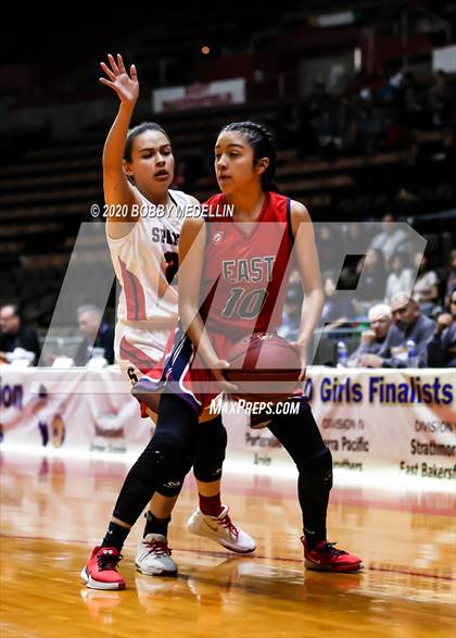 Thumbnail 3 in Strathmore vs. East Bakersfield (CIF D5 Central Section Championship) photogallery.