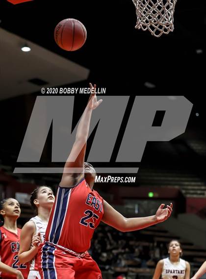 Thumbnail 3 in Strathmore vs. East Bakersfield (CIF D5 Central Section Championship) photogallery.