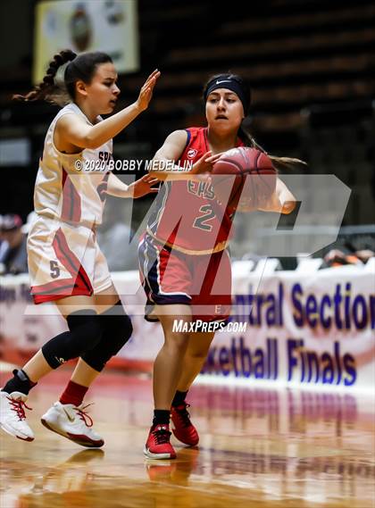 Thumbnail 1 in Strathmore vs. East Bakersfield (CIF D5 Central Section Championship) photogallery.